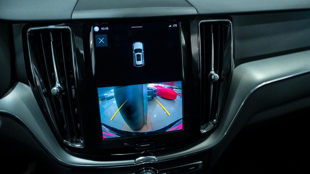 Volvo XC 60 XC60 B4 D 2.0 GEARTRONIC MOMENTUM SPORT LED NAVI FULL OPTIONAL
