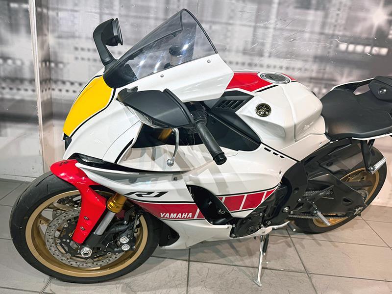 Yamaha YZF R1 World GP 60th Anniversary