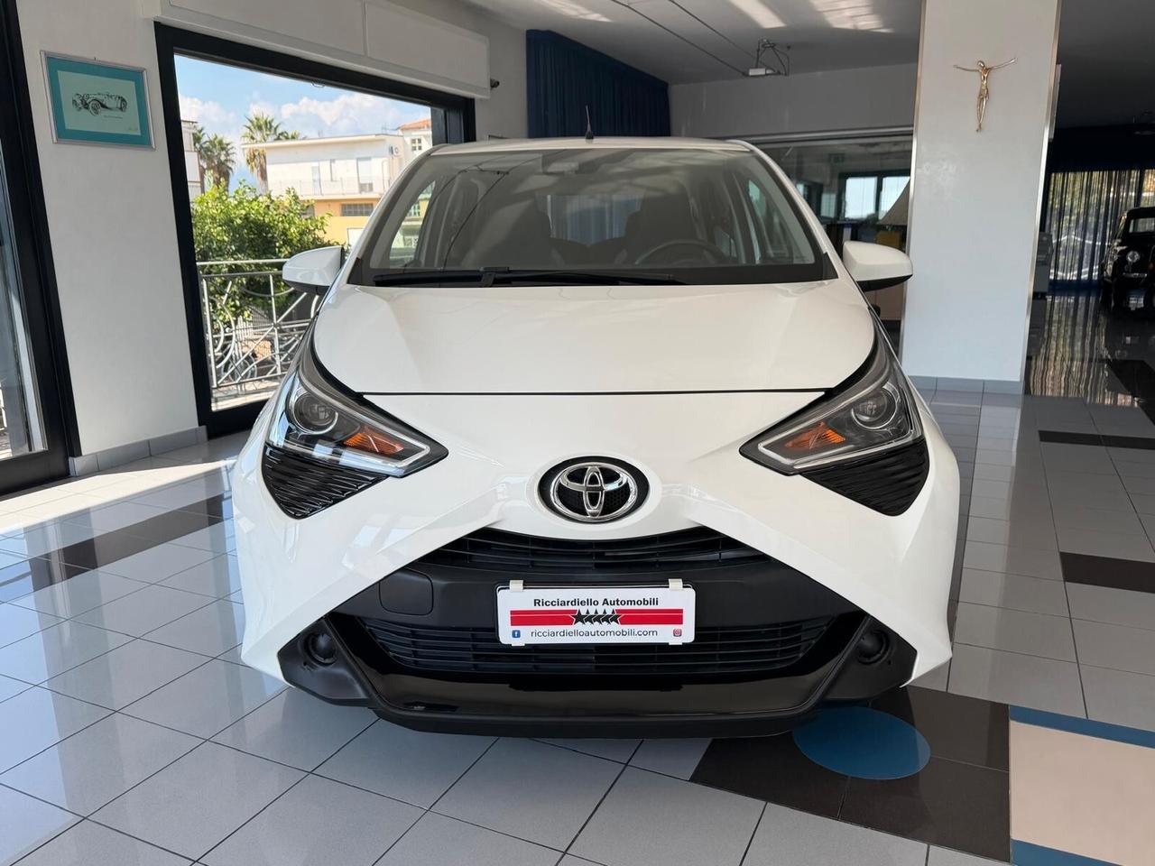 Toyota Aygo Connect 1.0 VVT-i 72Cv 5p x-cool