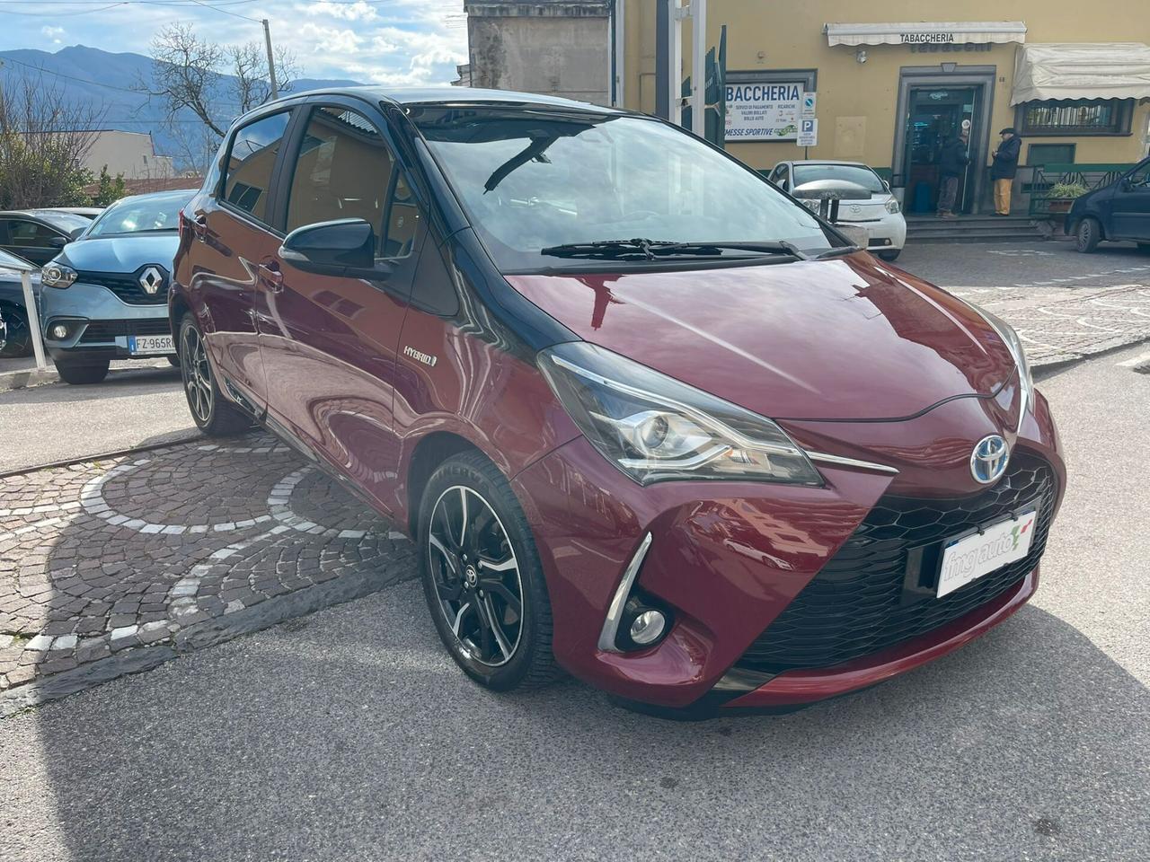 Toyota Yaris 1.5 Hybrid 5 porte Cool Red Edition