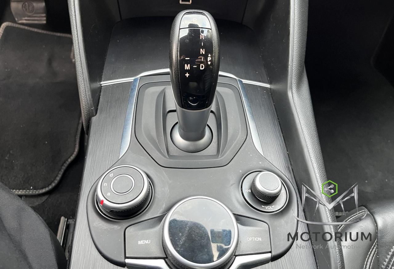 Alfa Romeo Giulia 2.2 TD 180 CV AT8 AWD Q4