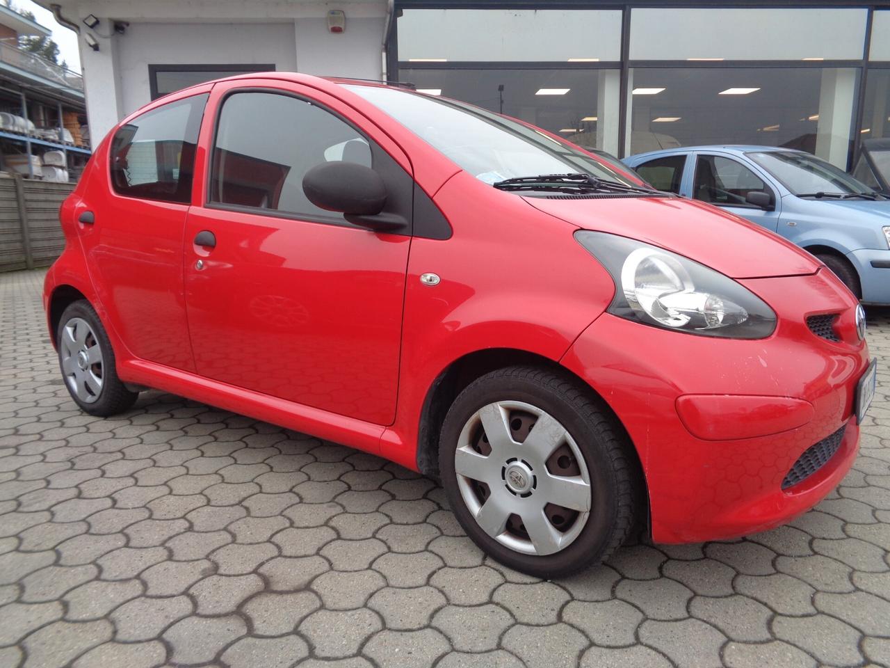 Toyota Aygo 1.0 12V VVT-i 5 porte Sol