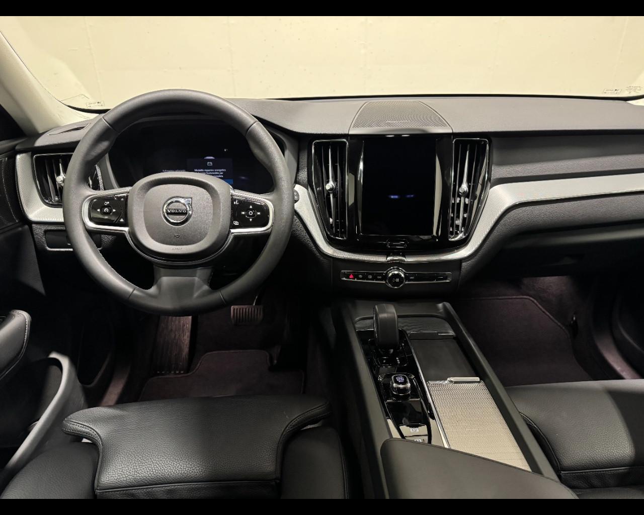 VOLVO XC60 B4 GEARTRONIC PLUS DARK