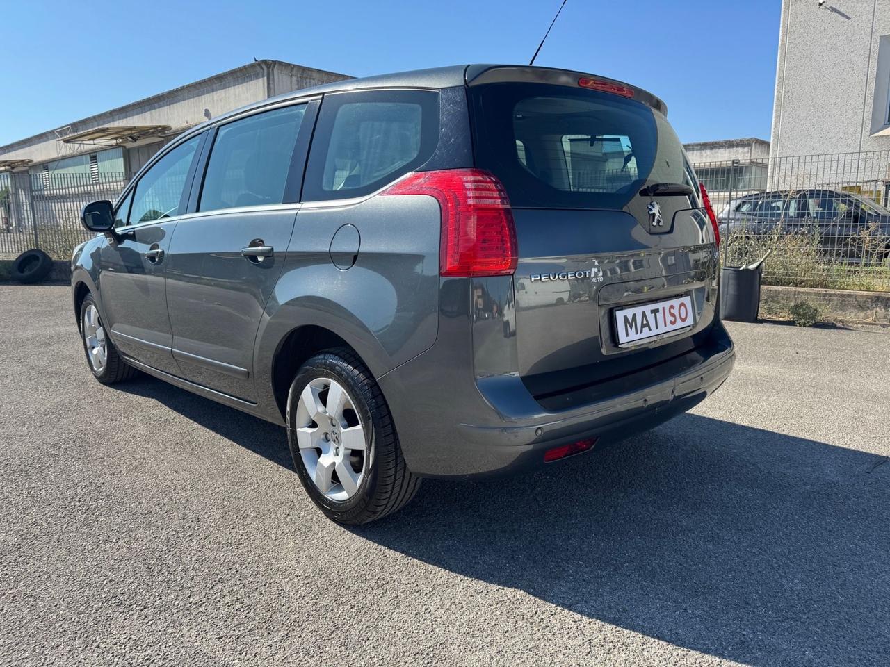 Peugeot 5008 1.6 HDi 112CV Business. 7 posti