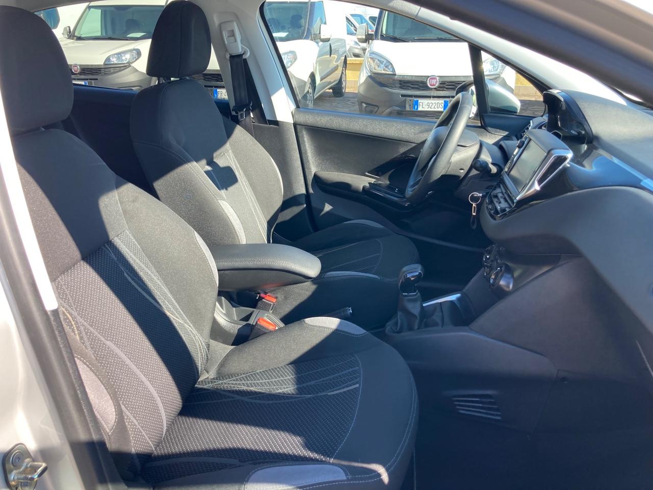 Peugeot 208 1.2 VTi 82 CV 5 porte Km 79000 NEOPATENTATI