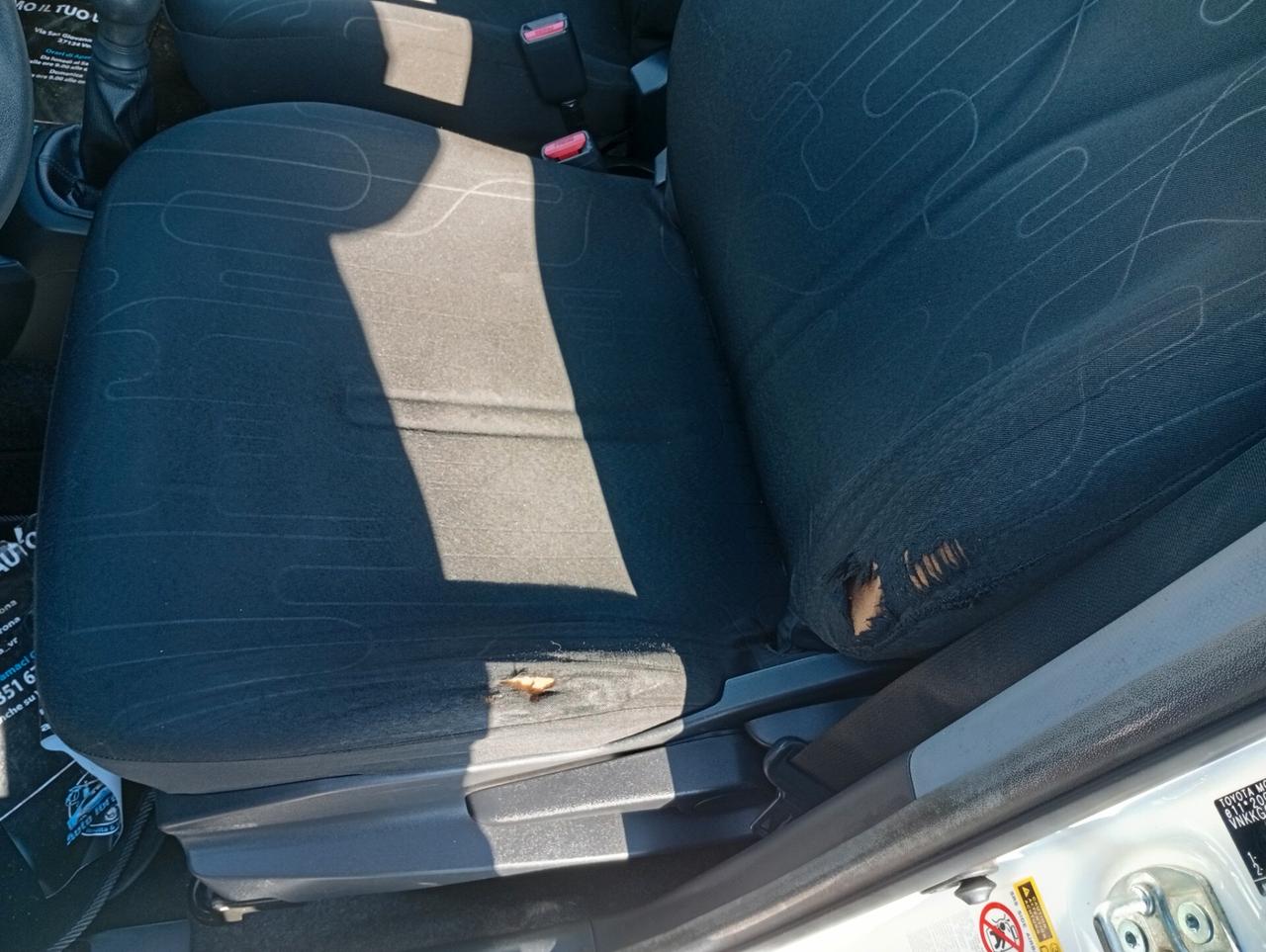 Toyota Yaris 1.0 5 porte