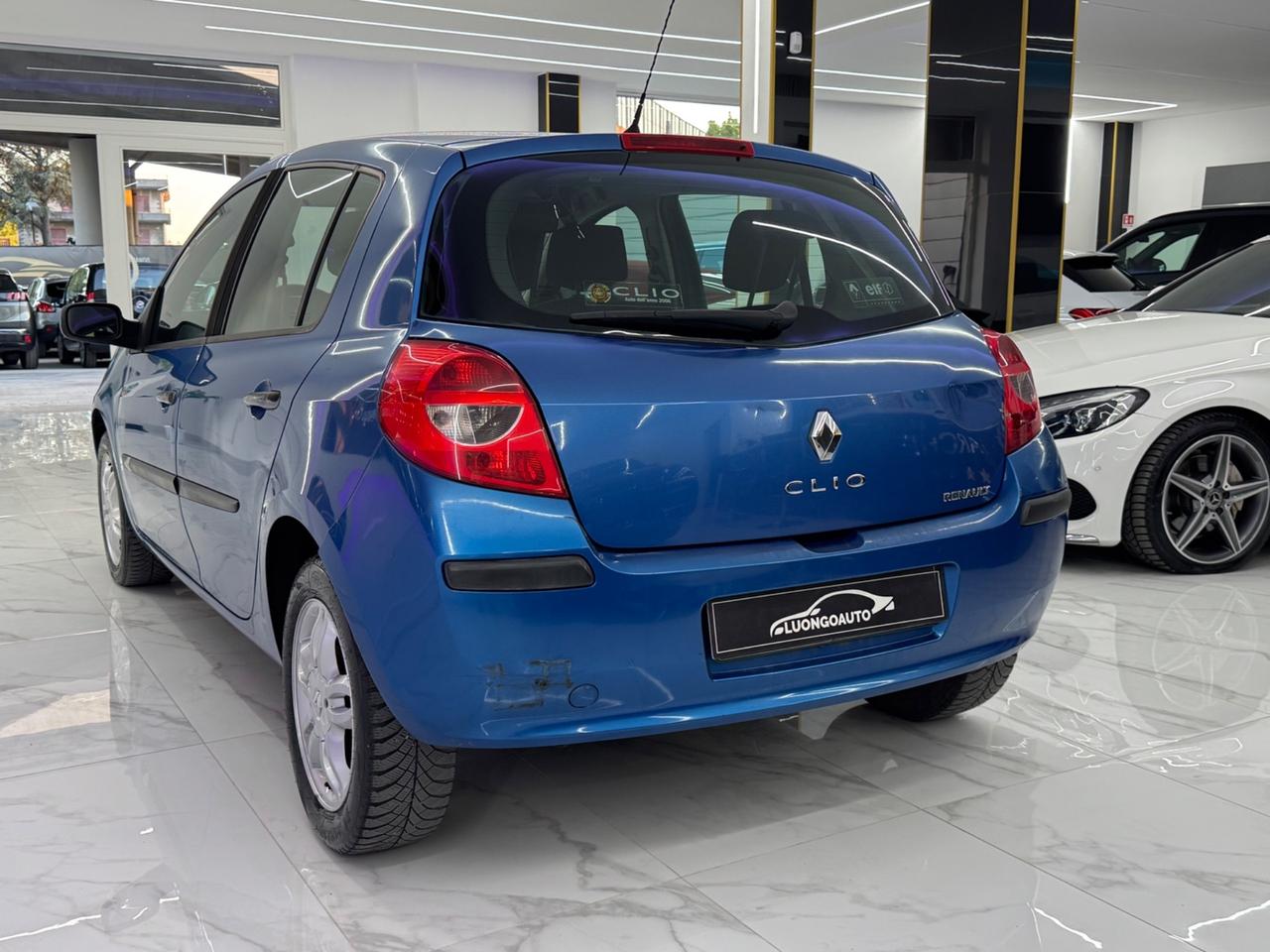 Renault Clio 1.2 16V Luxe-Full Optional