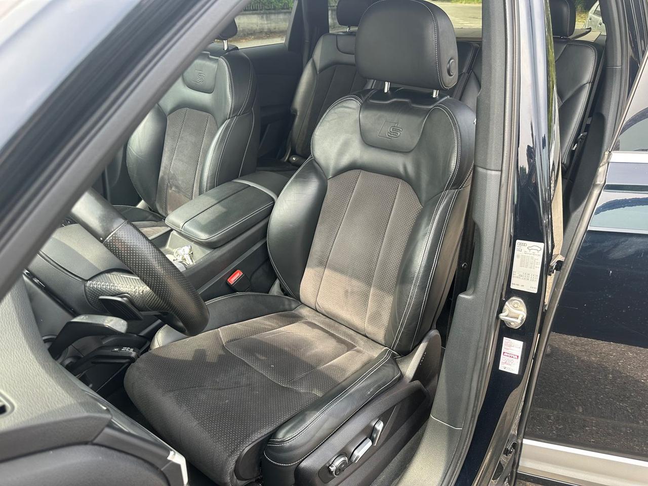 Audi Q7 S Line 3.0 TDI #5846