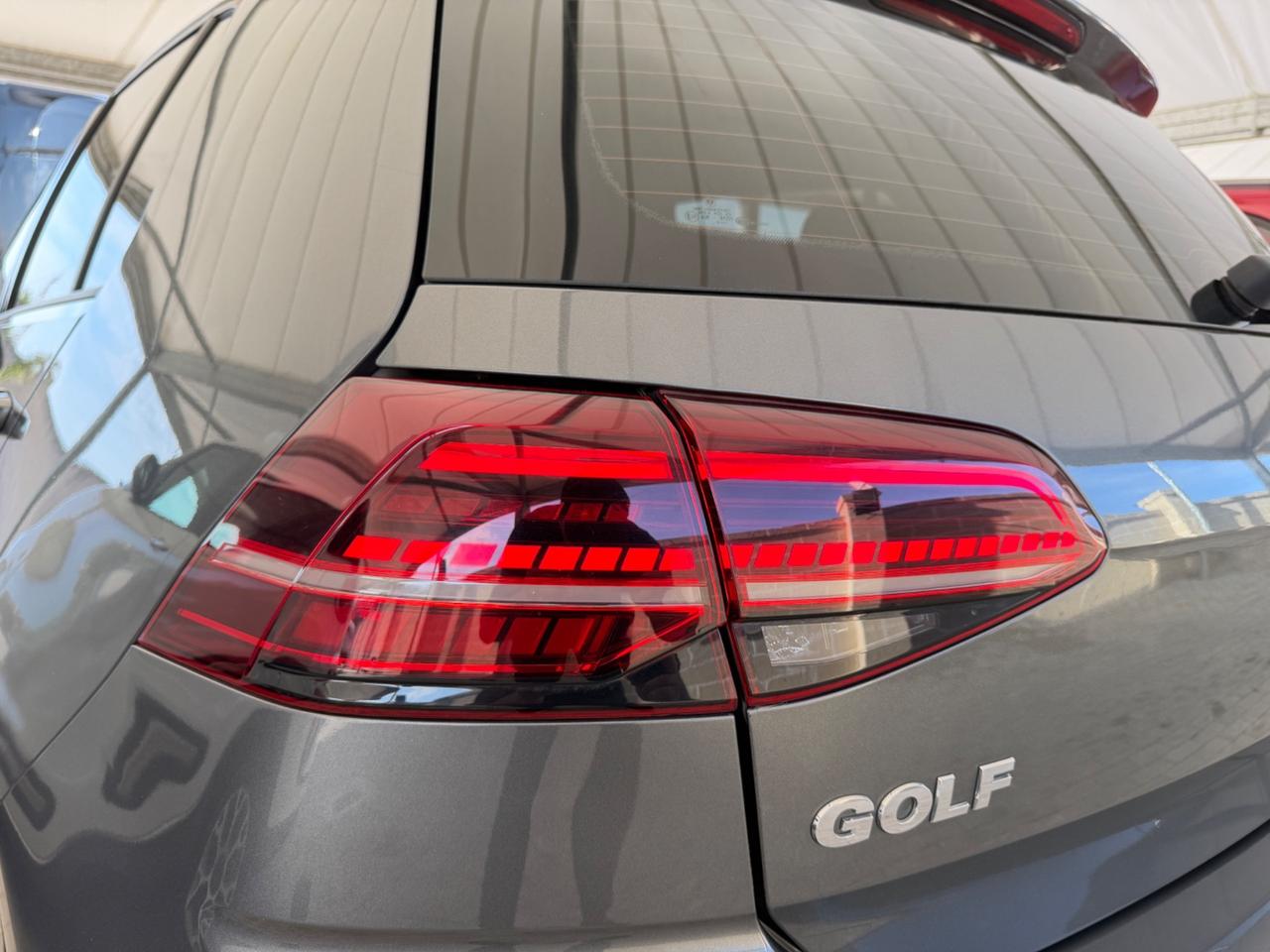 Volkswagen Golf 1.6 TDI 115 CV DSG COCKPIT
