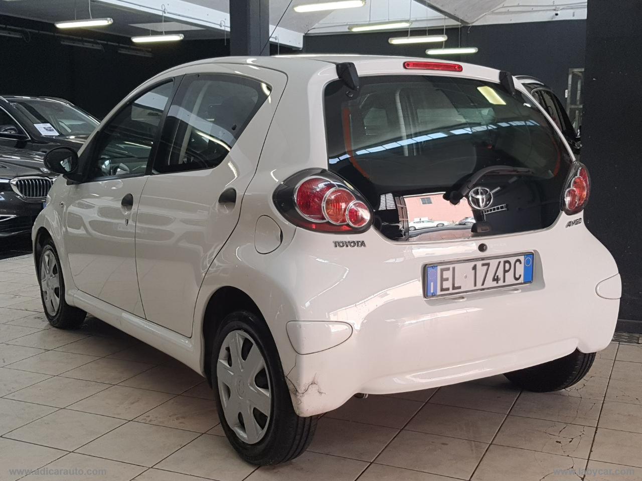 TOYOTA Aygo 1.0 VVT-i 5p. Now Connect