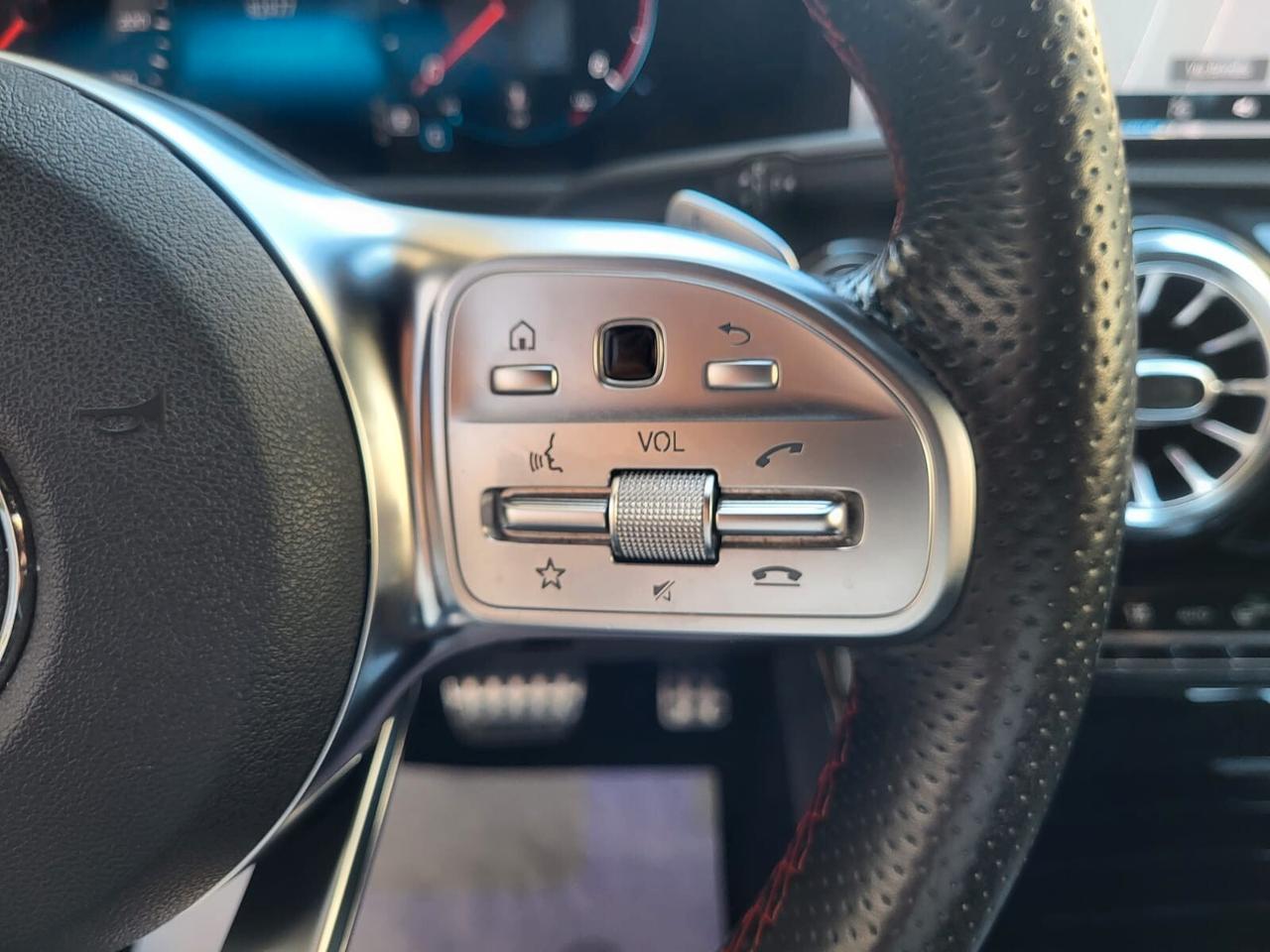 Mercedes A 180 d Autom. Premium/Amg+Luci Ambiente...