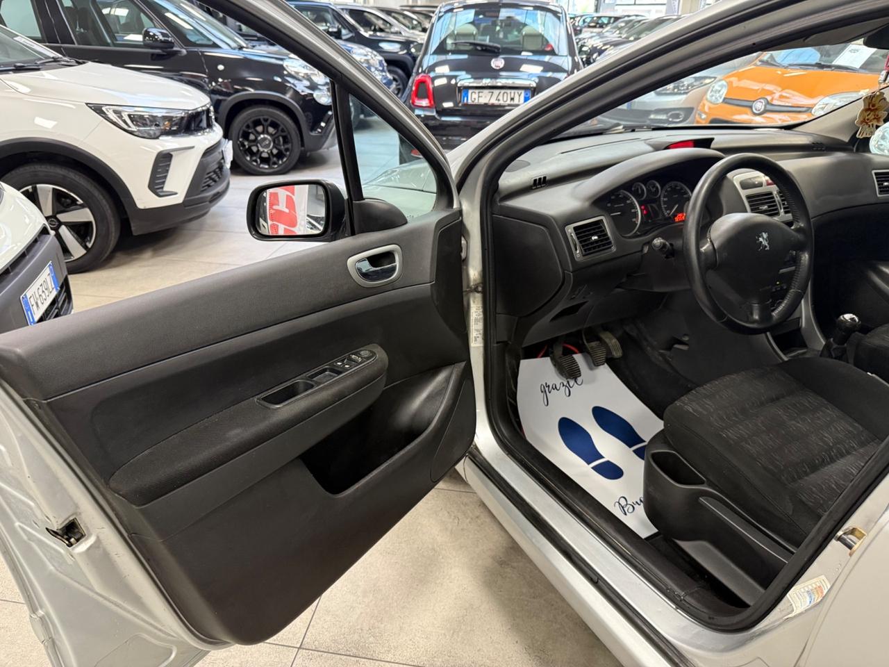 Peugeot 307 1.6 16V 5p. XR 109CV