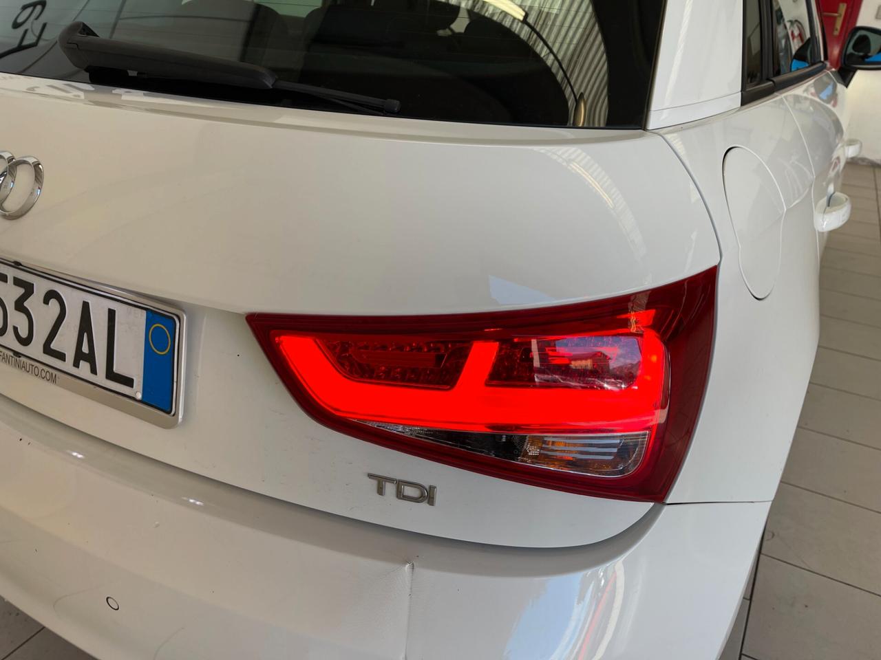 Audi A1 Sportback spb Ambition 1.6TDI s-tronic-LEGGI SOTTO