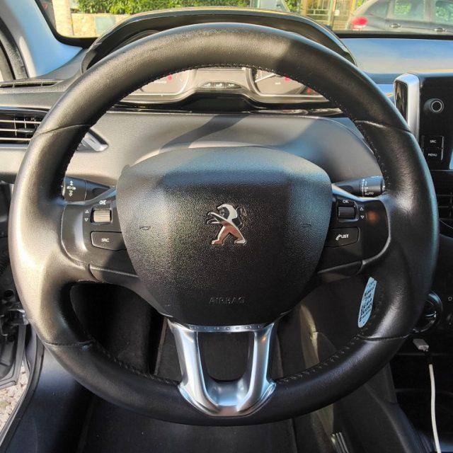 PEUGEOT 208 1° serie PureTech 82 Signature