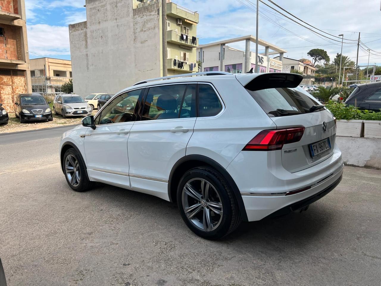 Volkswagen Tiguan 2.0 TDI SCR DSG Sport R Line