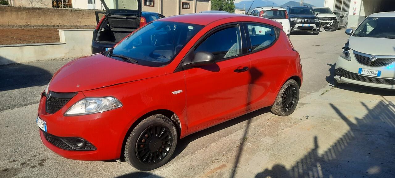 Lancia Ypsilon 1.2 69 CV 5 porte anno 2019