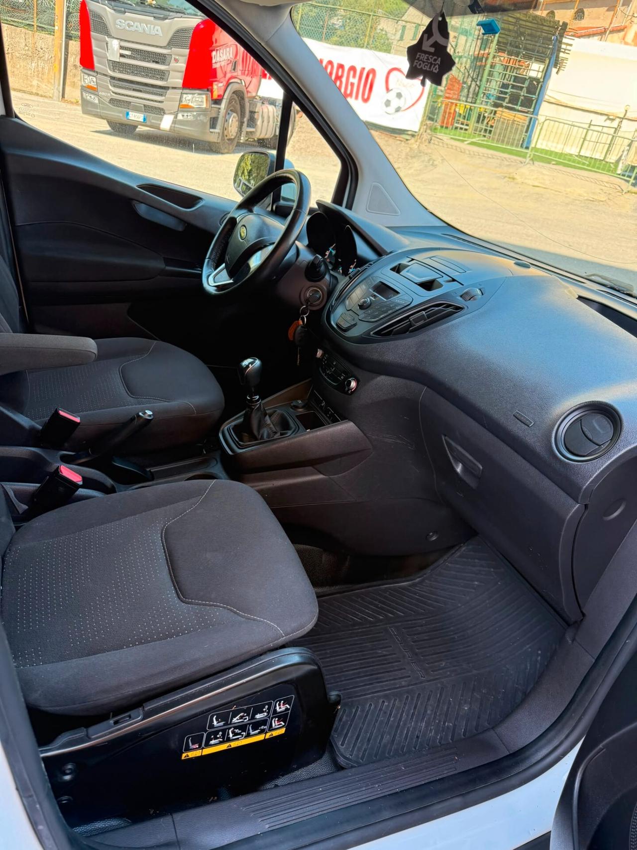 Ford Transit Courier 1.5 TDCi 75CV Van Entry
