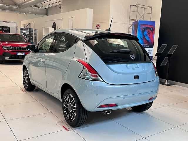 Lancia Ypsilon 1.0 FireFly 5 porte S&S Hybrid Platino KM ZERO