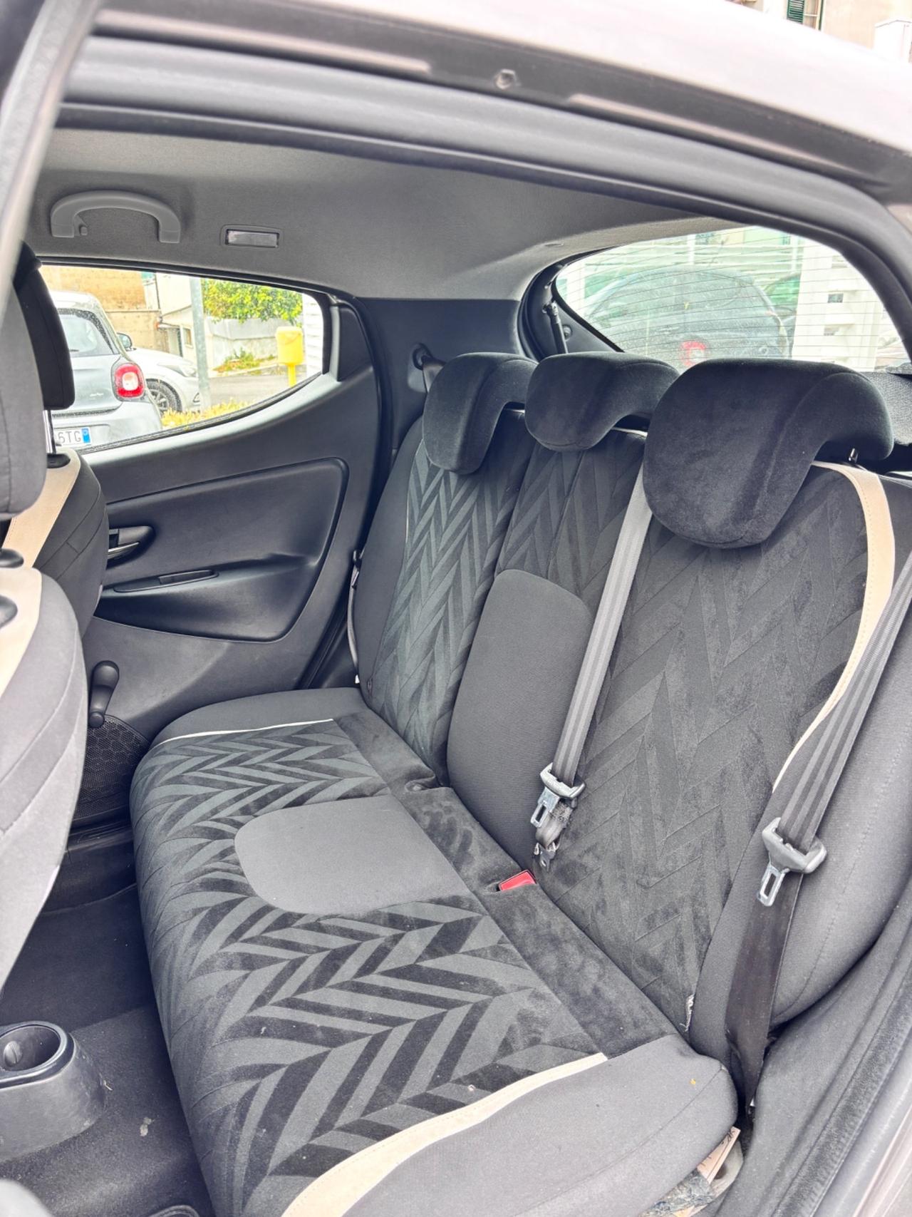 Lancia Ypsilon 1.3 MJT 16V 95 CV 5 porte S&S Silver