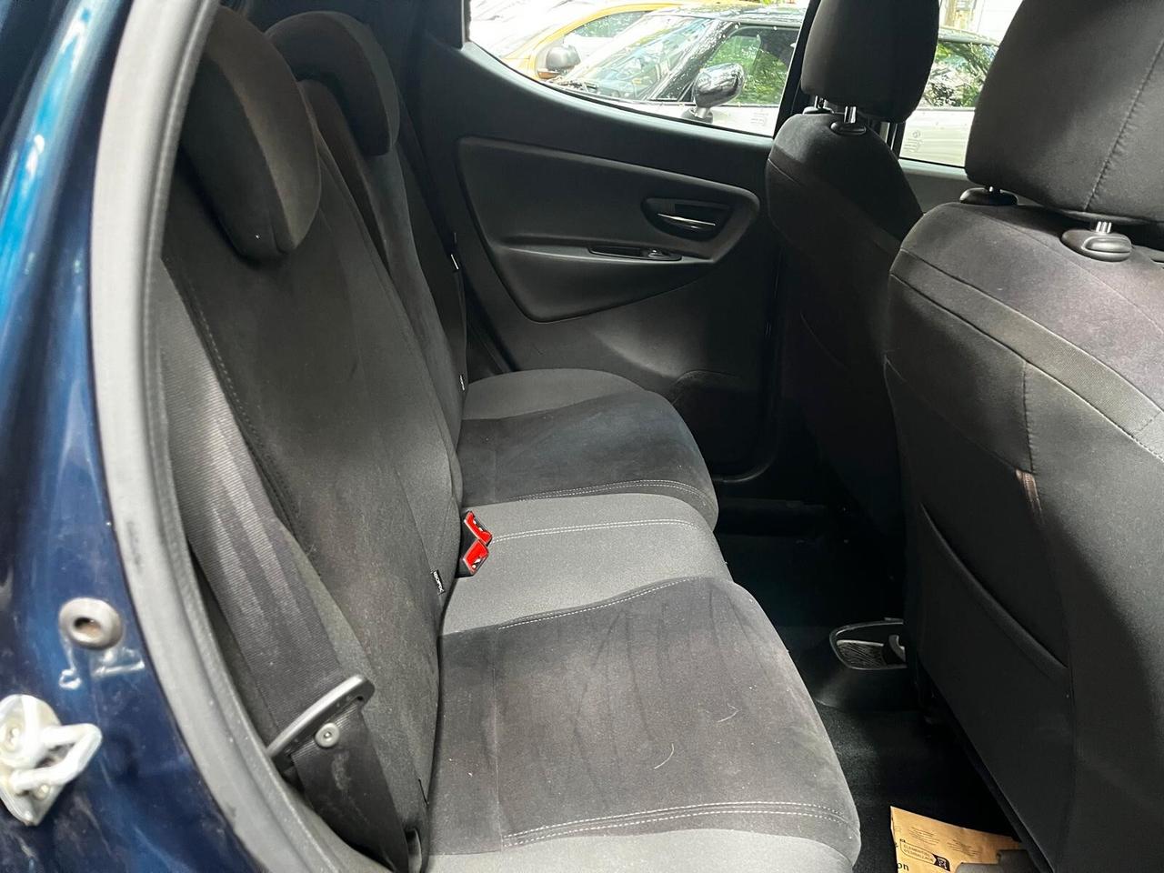 Lancia Ypsilon 1.2 69 CV 5 porte Platinum