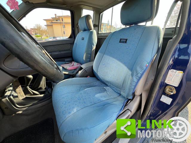 NISSAN King Cab 2.5 TD 2 porte