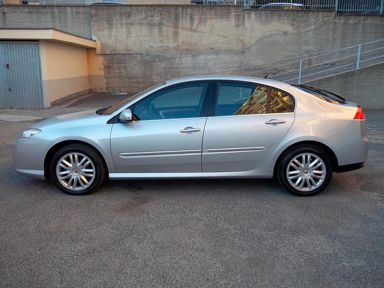 Renault Laguna Initiale Paris 2.0 16v 5p 140cv Berlina 106.900km