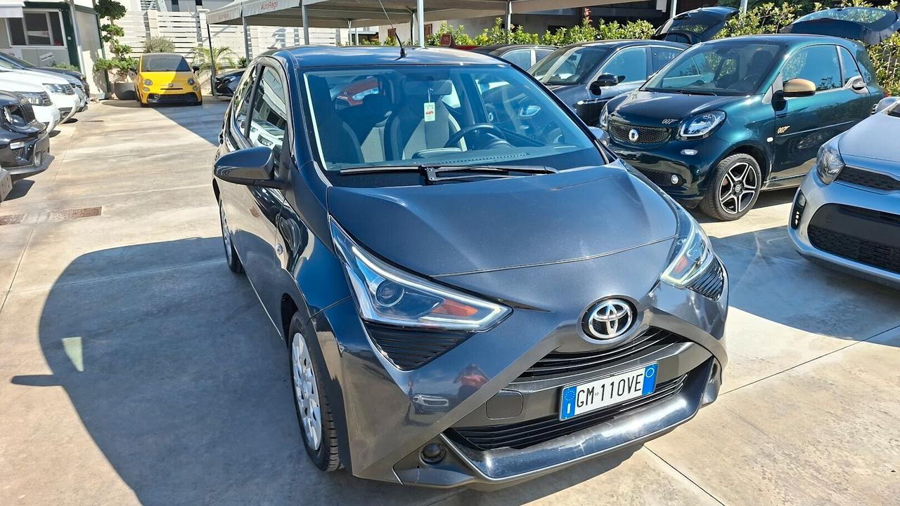 Toyota Aygo Connect 1.0 VVT-i 72 CV 5 porte 2021