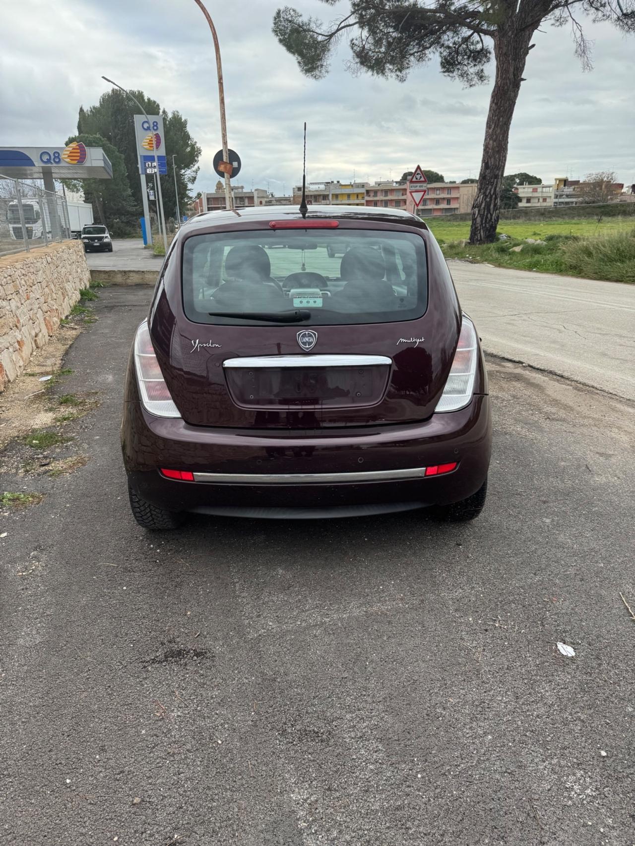 Lancia Ypsilon 1.3 MJT 90 CV Platino