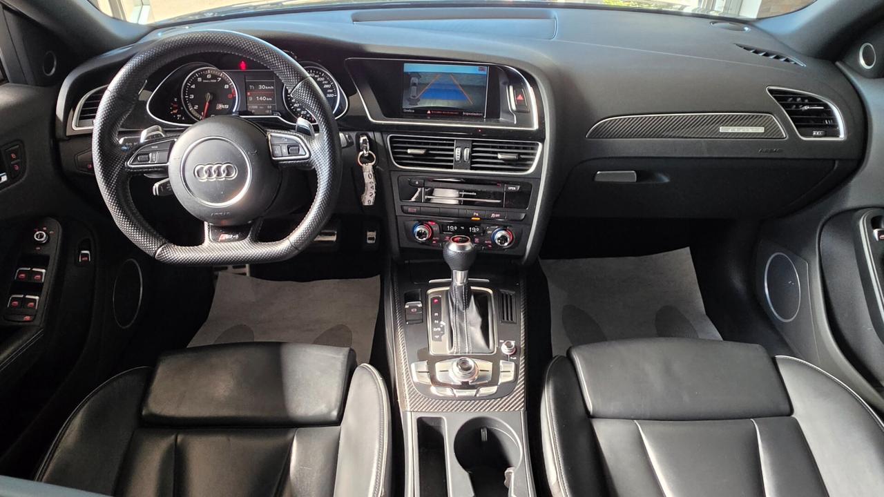 Audi A4 RS 4 Avant 4.2 V8 FSI quattro S tronic
