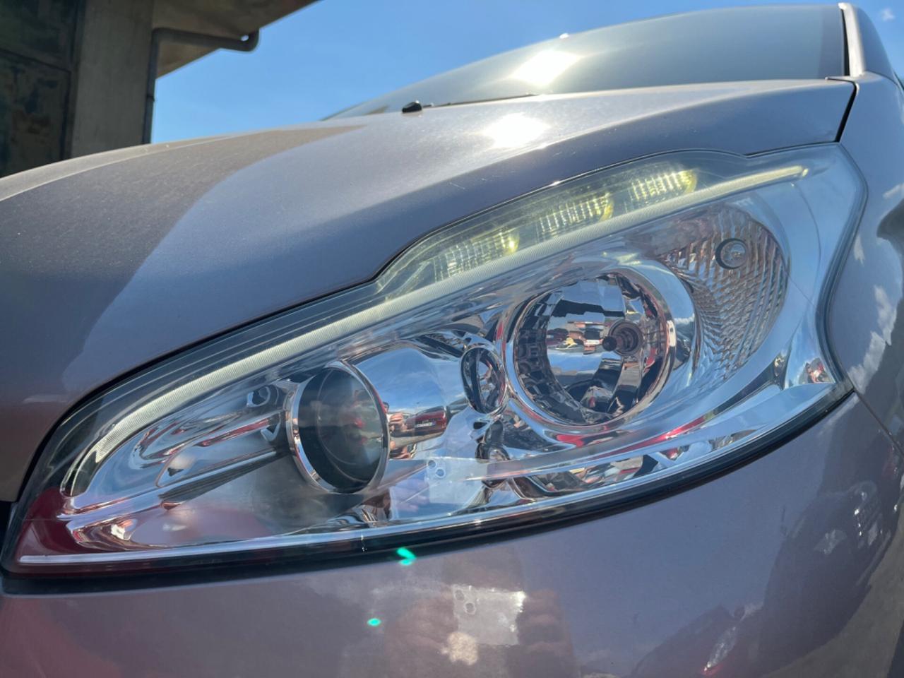 Peugeot 208 1.6 e-HDi 92 CV Stop&Start 5 porte Allure
