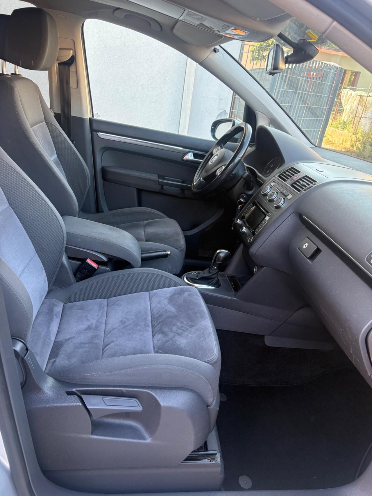 Volkswagen Touran 2.0 TDI 140 CV DSG 7 posti