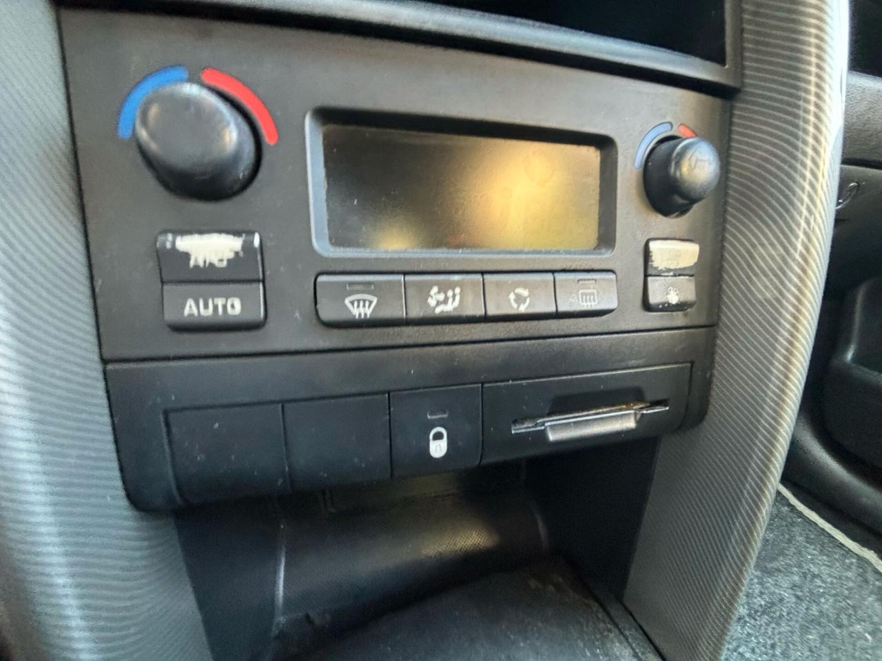 Peugeot 207 1.4 HDi 70CV 5p. X Line