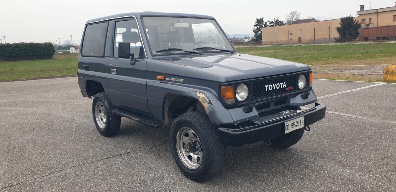 Toyota Land Cruiser 2446 TURBO DIESEL