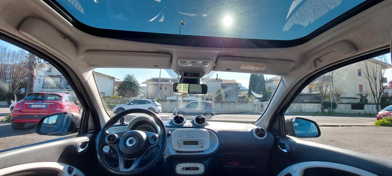SMART FORFOUR 1,0 BENZINA 70 CV X NEOPATENTATI DOPPIO TETTO IMPECCABILE GOMME NUOVE