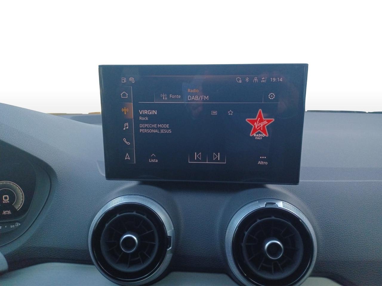 Audi Q2 30 2.0 tdi identity black