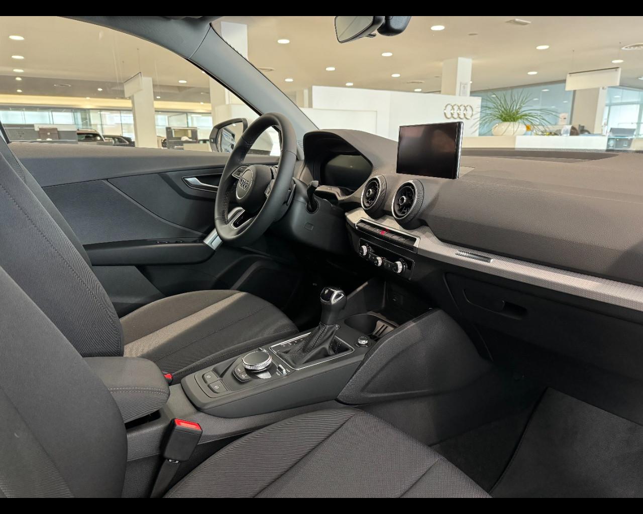 AUDI Q2 35 TFSI S-TRONIC BUSINESS