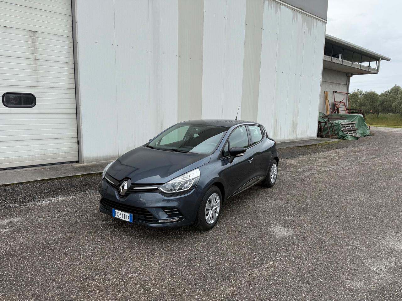 Renault Clio TCe 12V 75 CV 5 porte Moschino Life