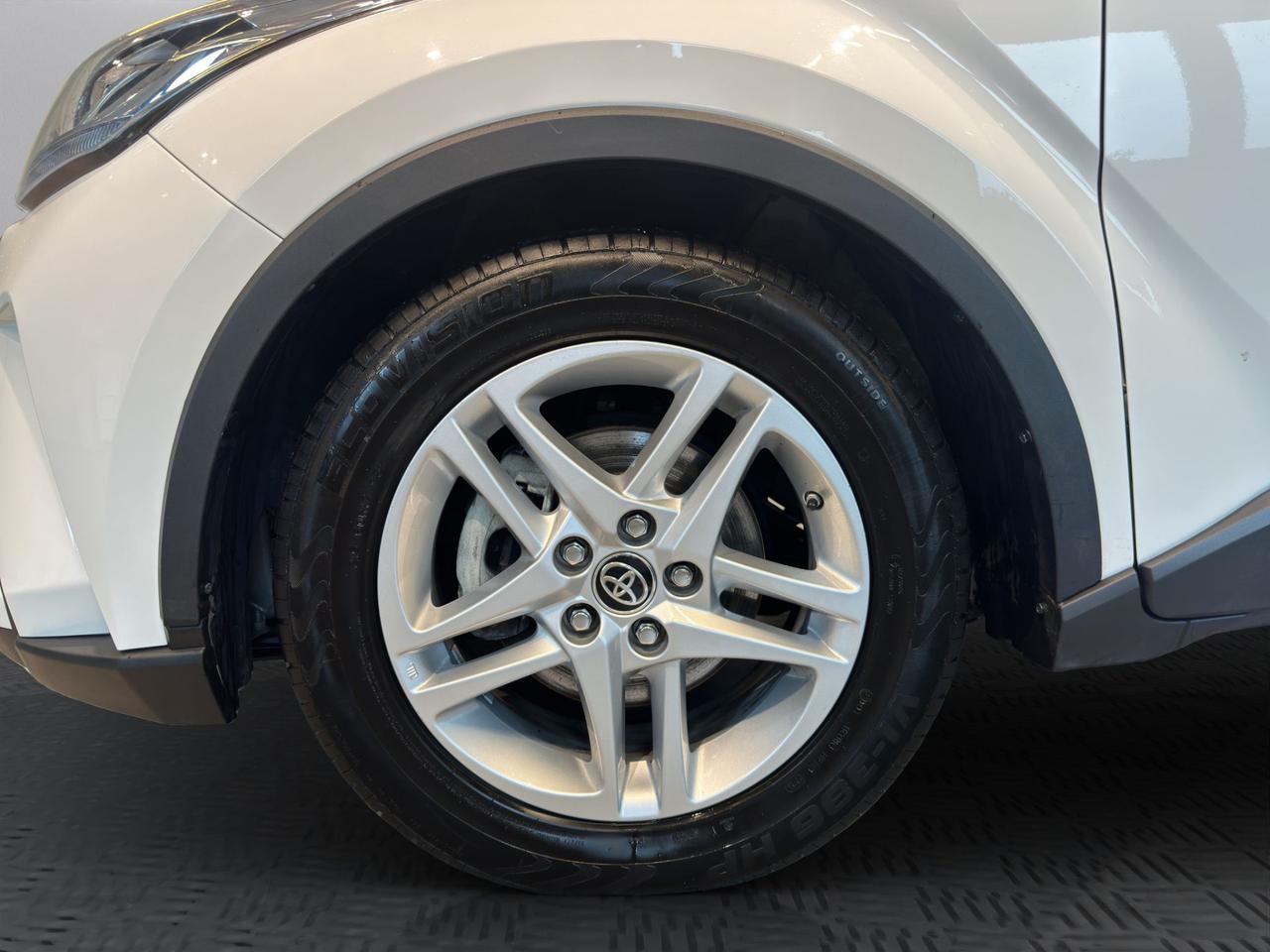 Toyota C-HR 1.8h Active e-cvt