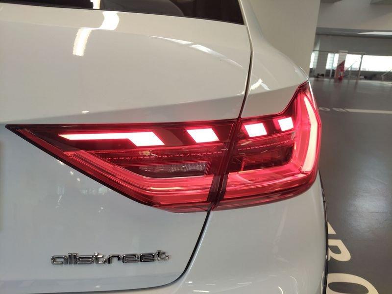 Audi A1 A1 allstreet 30 1.0 tfsi Identity Contrast 116cv s tronic
