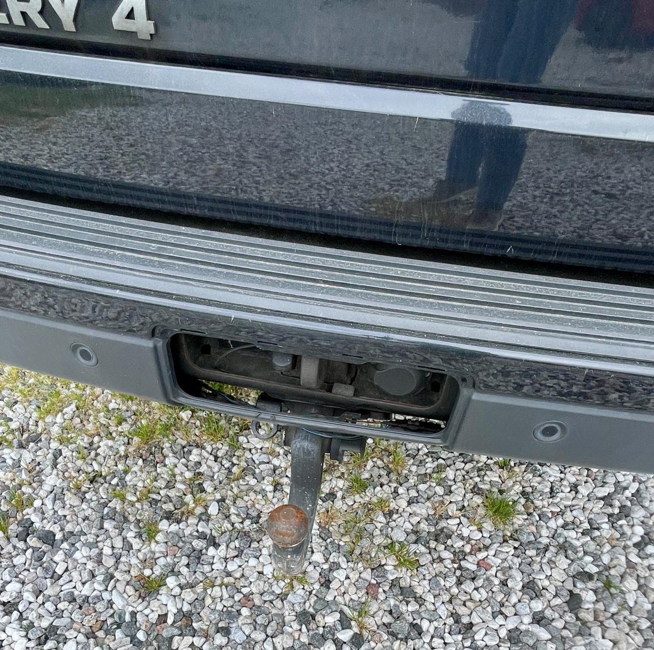 Land Rover Discovery 4 3.0 SDV6 245CV Black&White Limited Edition