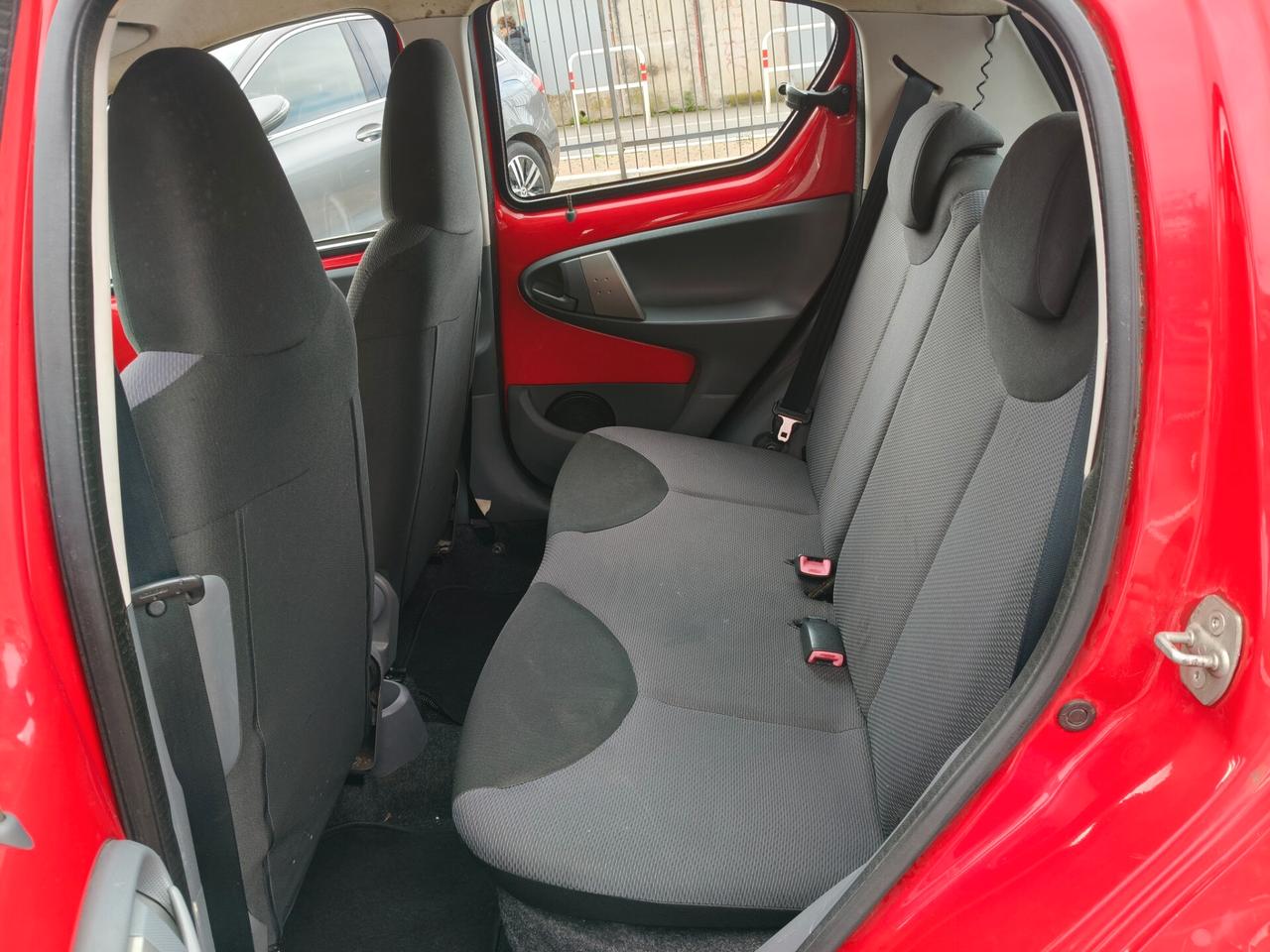 Toyota Aygo 1.0 cambio automatico 106 Milà km