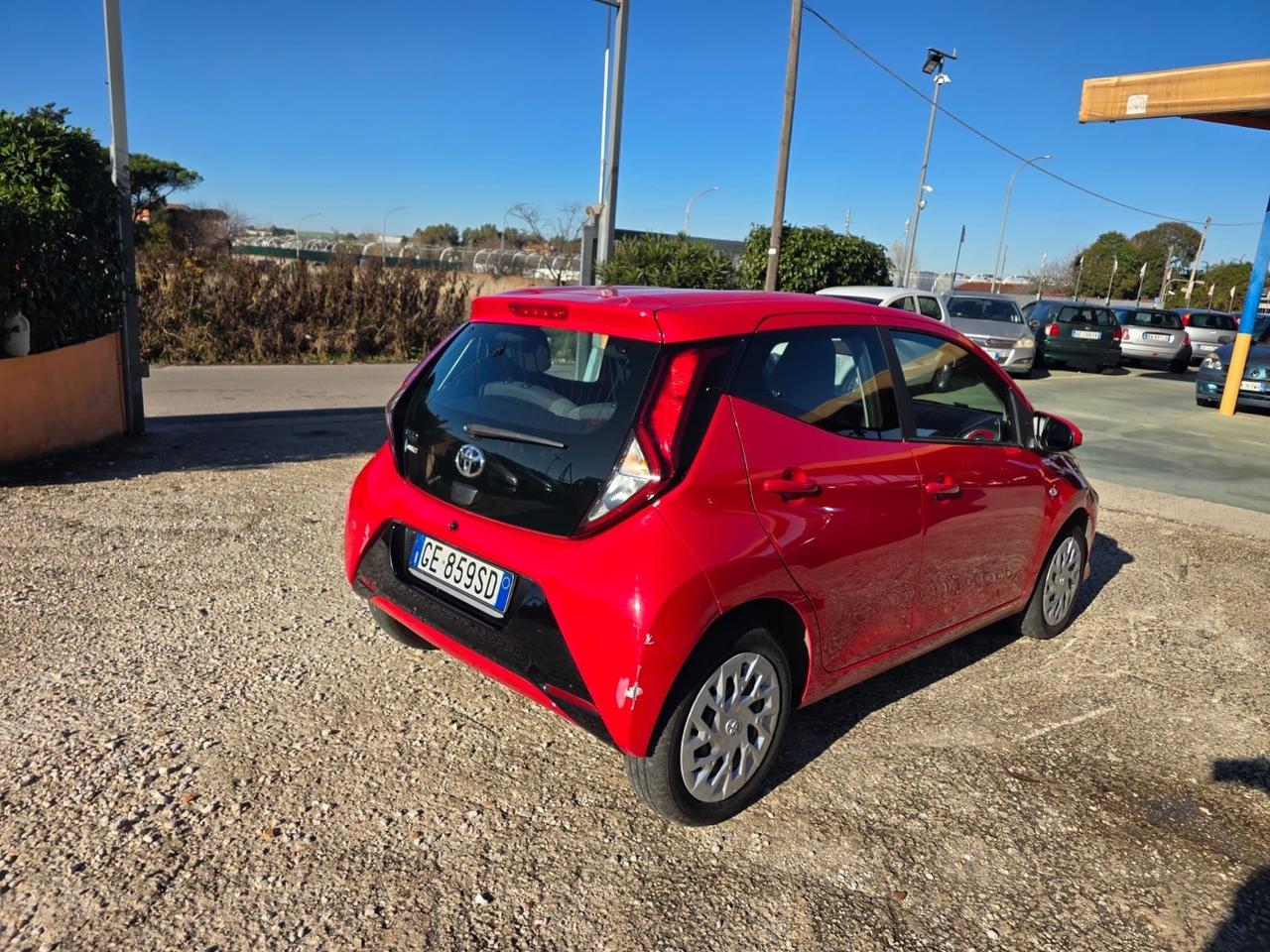 Toyota Aygo Connect 1.0 VVT-i 72 CV 5 porte x-clusiv