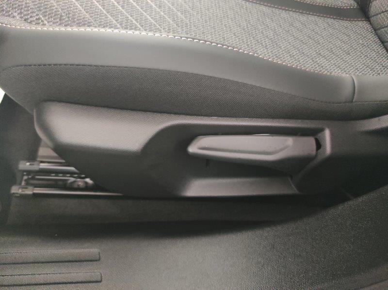 PEUGEOT 2008 2ª serie - 2008 Hybrid 110 e-DCS6 Allure