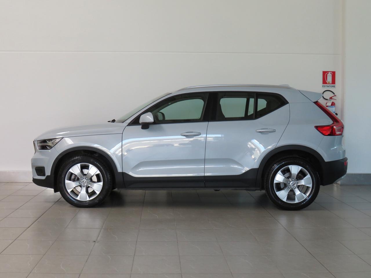 Volvo XC40 B4 AWD Geartronic Momentum