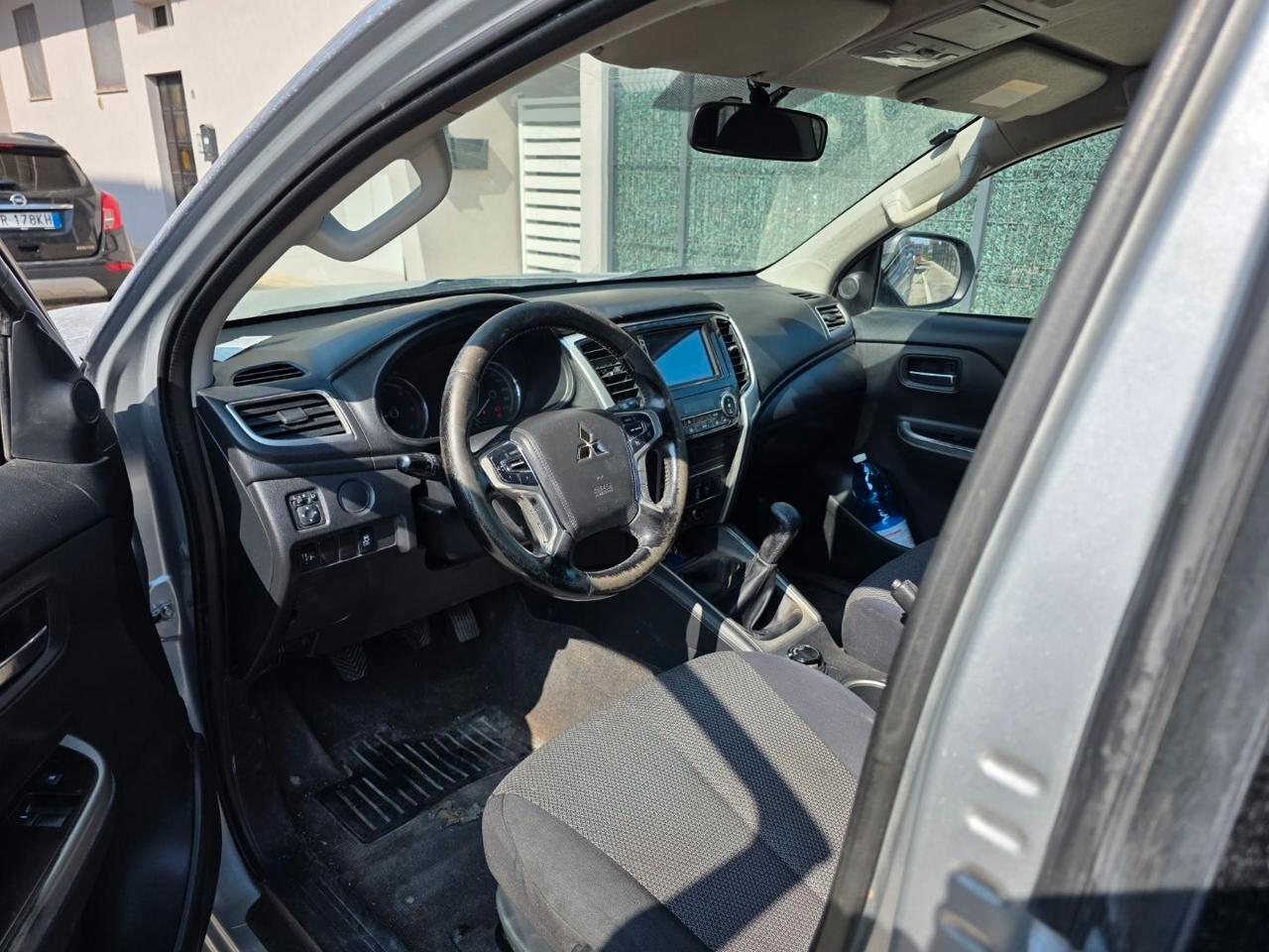 Mitsubishi L200 2.3 D Club Cab 4x4 Super Select Intense