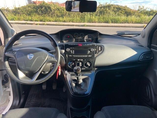 Lancia Ypsilon 1.2 69 CV 5 porte Platinum