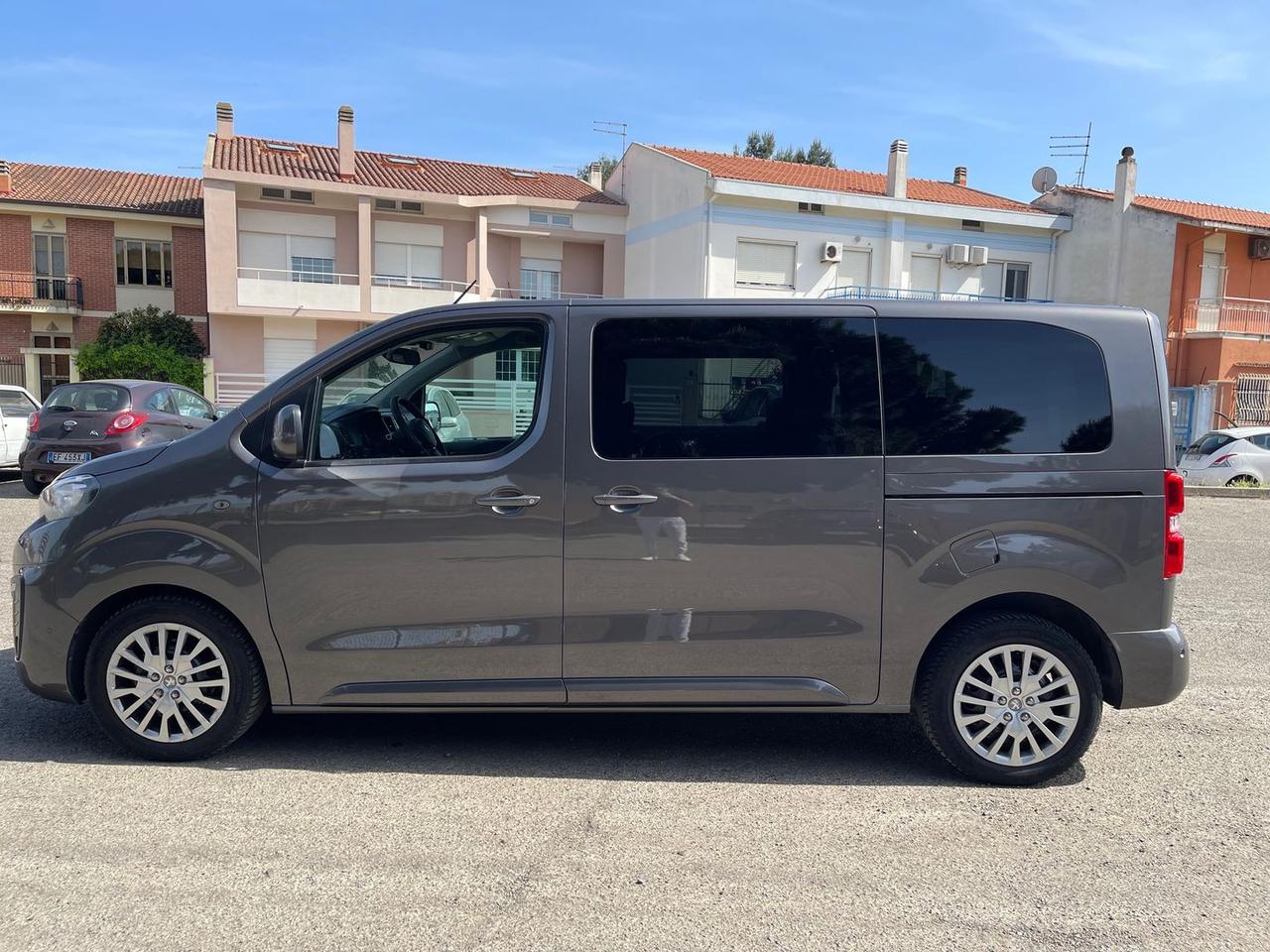 Peugeot Traveller 2.0 Blue HDI Active #10681