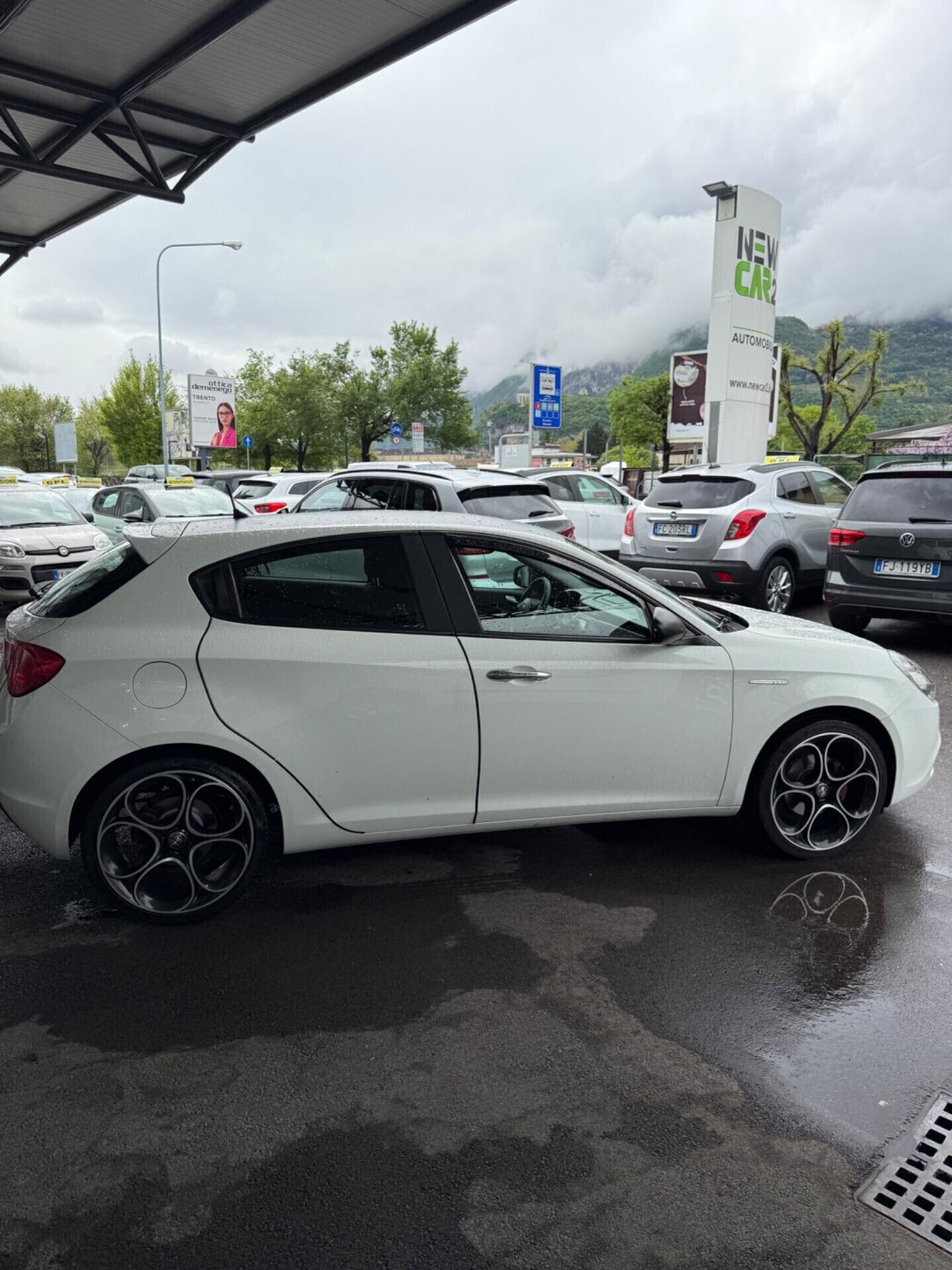 ALFA ROMEO GIULIETTA 1.6 JTDm-2 EXCLUSIVE neopatentati