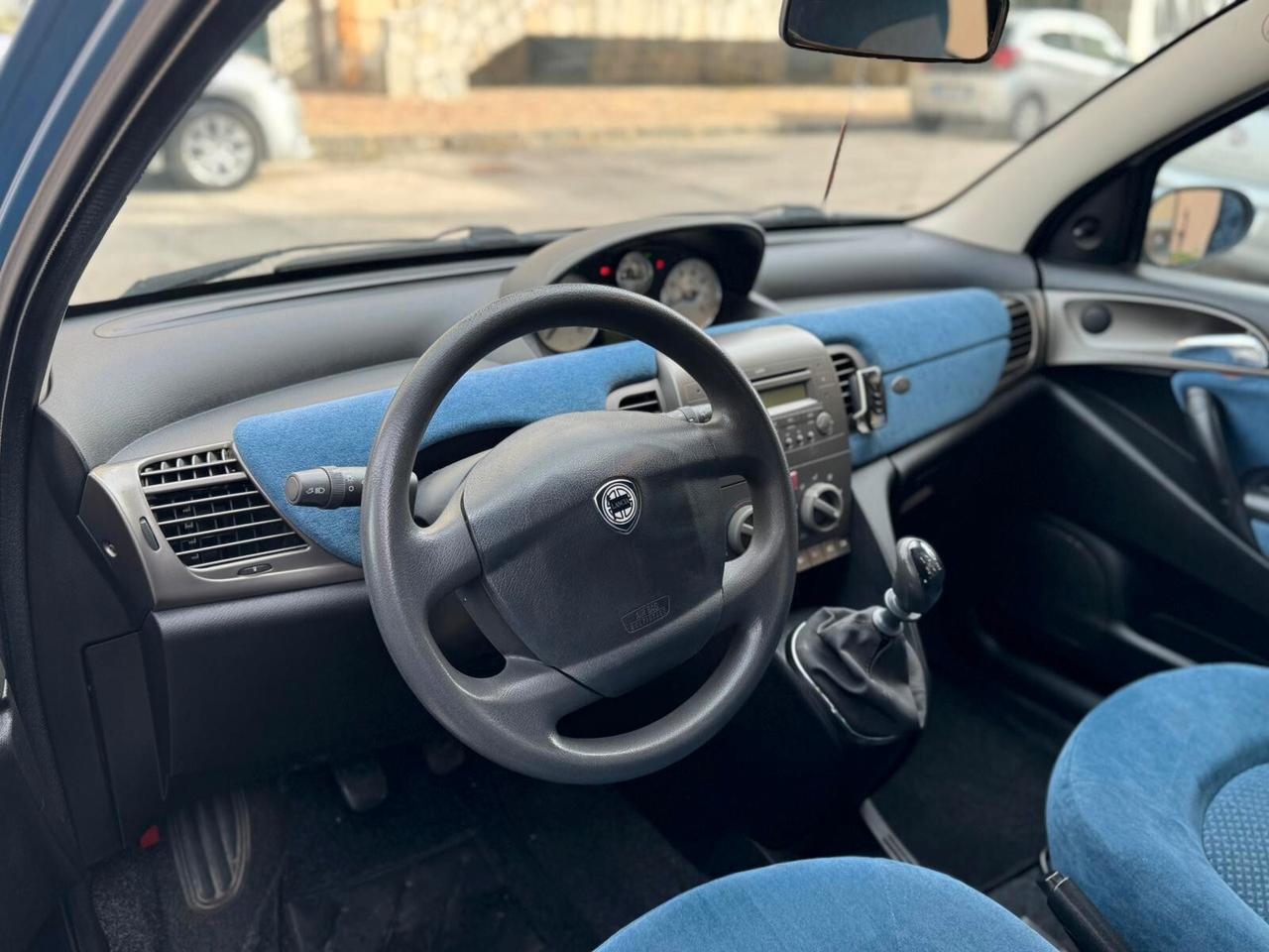 Lancia Ypsilon 1.2 16V Platino