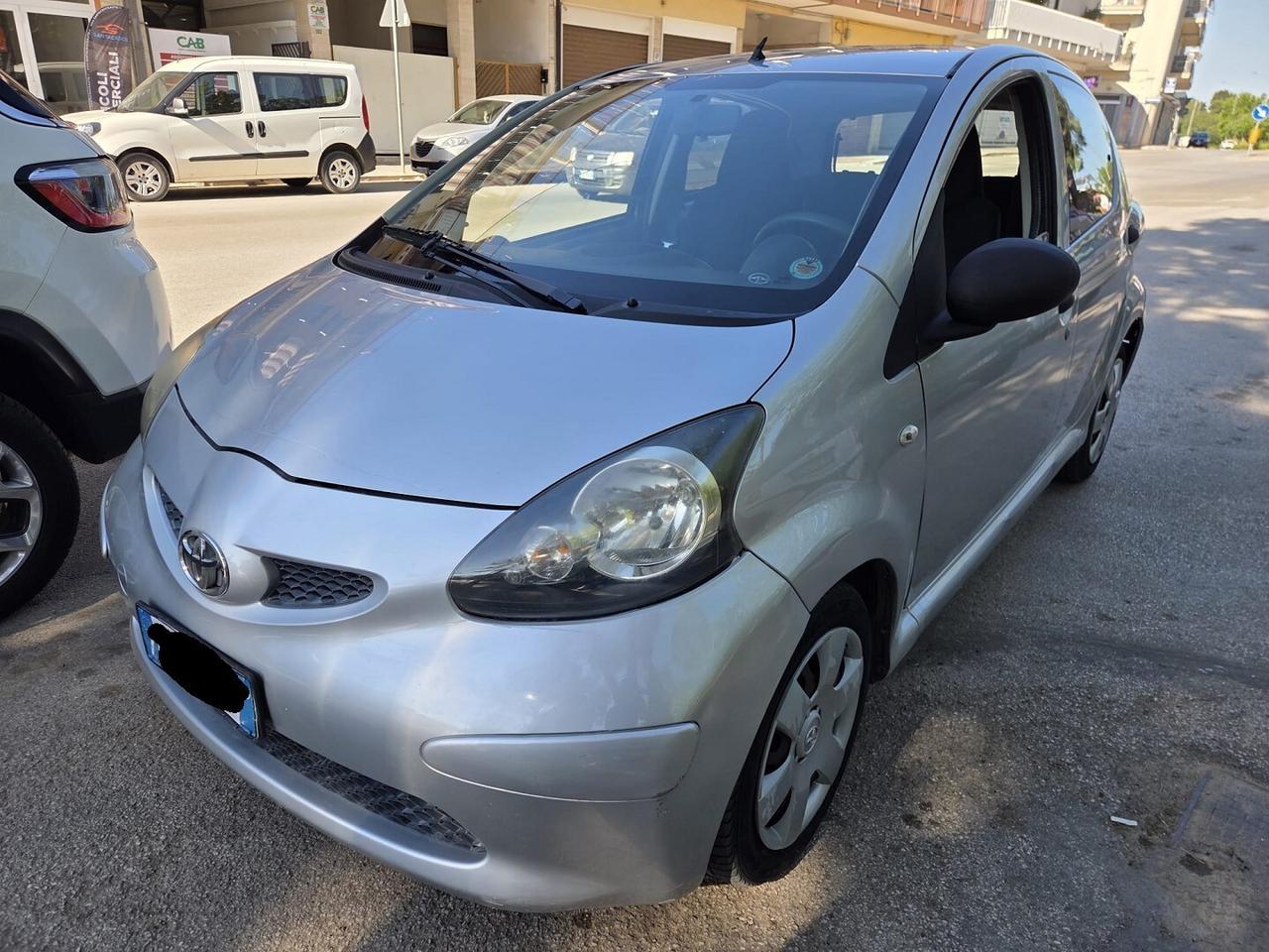 toyota aygo 1.0 benz. UNICO PROPRIETARIO 99.000 Km